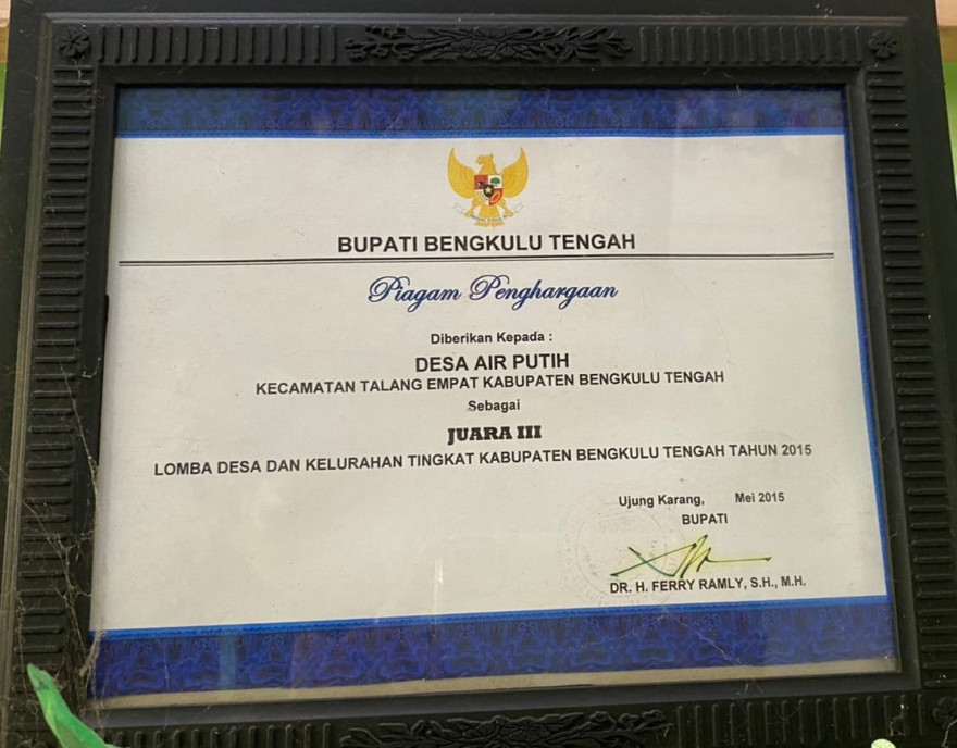 Album : PIAGAM PENGHARGAAN LOMBA DESA BENTENG